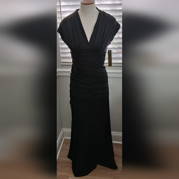 Nicole Miller Black Long Evening Gown Sz 4 NWT